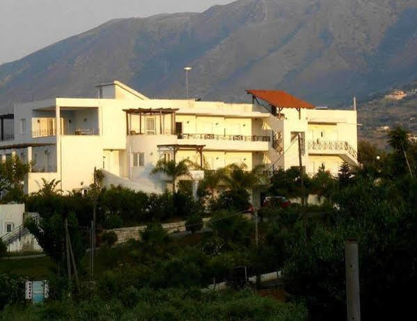 Pinelopi Apartments Jeorjoúpoli Eksteriør bilde