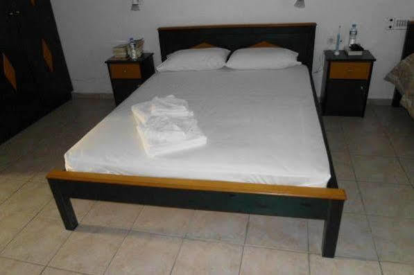 Pinelopi Apartments Jeorjoúpoli Eksteriør bilde